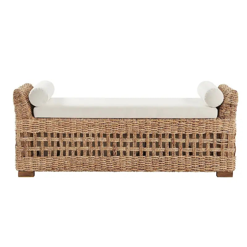 Banco de arrumação em rattan de estilo boho costeiro, com design vazado entalhado e pernas de madeira maciça